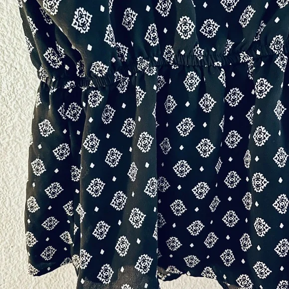 Women’s Black and White Sheer Spaghetti Strap Top, Camisole, tank Top - Picture 4 of 5